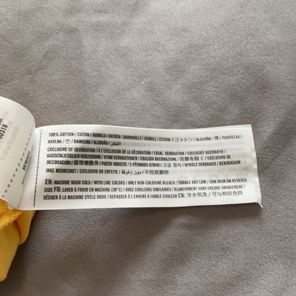 *GIFT* Hollister Cropped T-Shirt - Picture 5 of 5